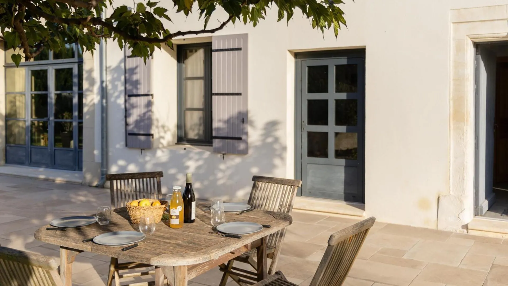 Holiday home Mas Emilie, Sejour Familial Au Calme Avec Piscine Villa Chateaurenard