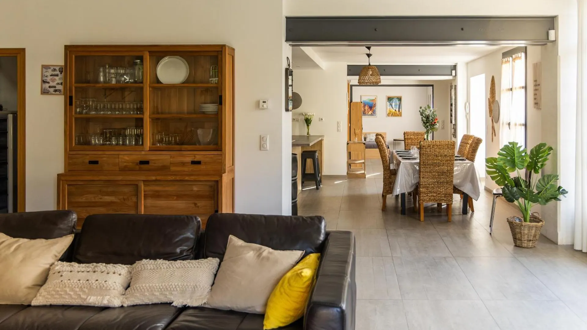 Holiday home Mas Emilie, Sejour Familial Au Calme Avec Piscine Villa Chateaurenard